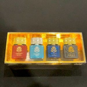 English Laundry set of 4 men’s colognes.